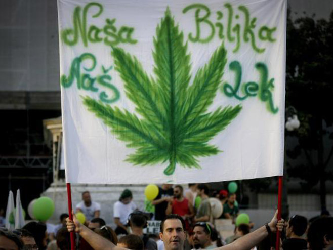 Протест за легализацију марихуане - Фото: ТАНЈУГ