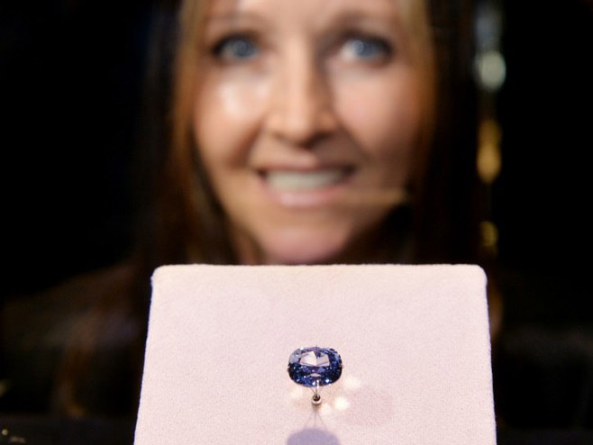 Плави дијамант процијењен на 55 милиона долара   (Фото: bisnissinsider.com) - 