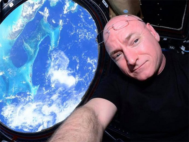 Амерички астронаут Скот Кели (фото:Facebook/NASA) - 