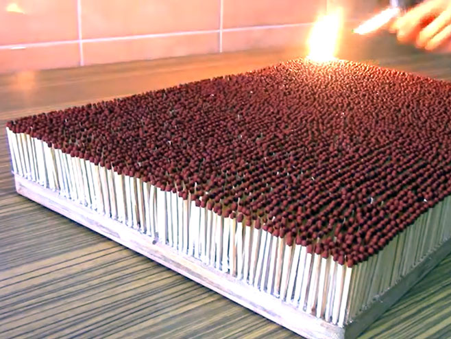 Хиљаде шибица у пламену - Фото: Screenshot/YouTube