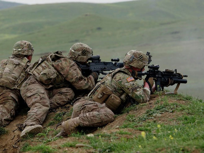 Амерички војници                       ( AP Photo/ Shakh Aivazov) - 