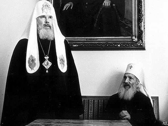 Патријарх Кирил и патријарх Павле  (Фото:iskra.co) - 