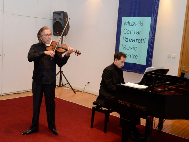 У Мостару наступио прослављени виолиниста Јован Колунџија - Фото: СРНА
