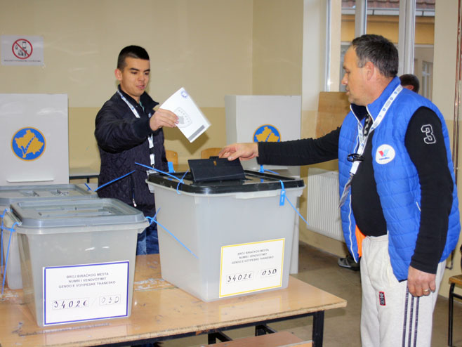 Приштина - гласање - Фото: СРНА