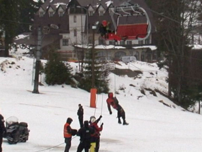 Јахорина-показна вјежба спасавања скијаша - Фото: РТРС