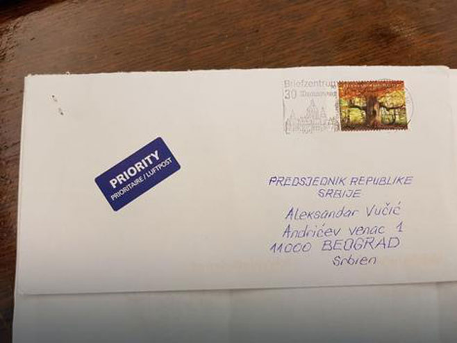 Александру Вучићу  пријетеће писмо потписано са "Павелићеви крижари, усташки герилци" (Фото:RAS Srbija) - 