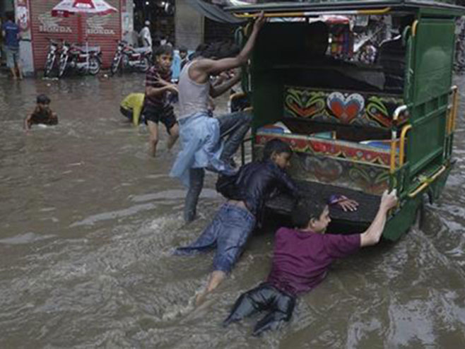 Пакистан поплаве (фото:Tanjug, AP Photo/K.M. Chaudary) - 