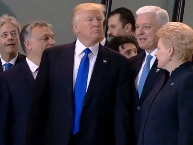 Доналд Трамп и Душко Марковић на самиту НАТО-а у Бриселу - Фото: Screenshot/YouTube