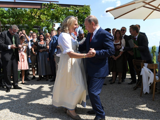 Путин на свадби аустријске шефице дипломатије - Фото: ТАНЈУГ