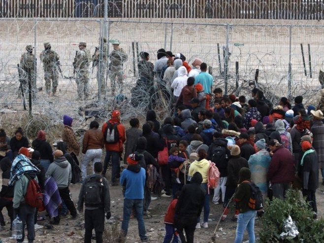 Мигранти се сукобили са граничарима у Тексасу (Фото: EPA-EFE/LUIS TORRES, илустрација) - 
