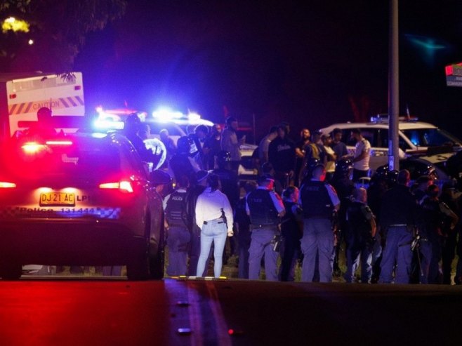 Сиднеј: Сукоб полиције и демонстраната након напада у цркви (ВИДЕО)